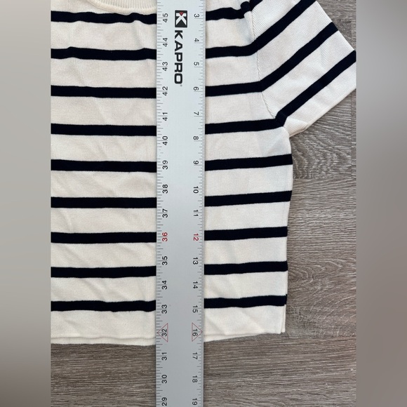 Zara EUC Cropped Knit Top T Shirt Sweater Striped Size L Short Sleeve Black Ecru - Picture 6 of 7